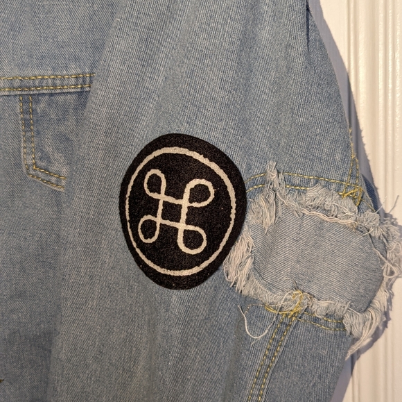 Hip and bone jean jacket - Picture 2 of 5